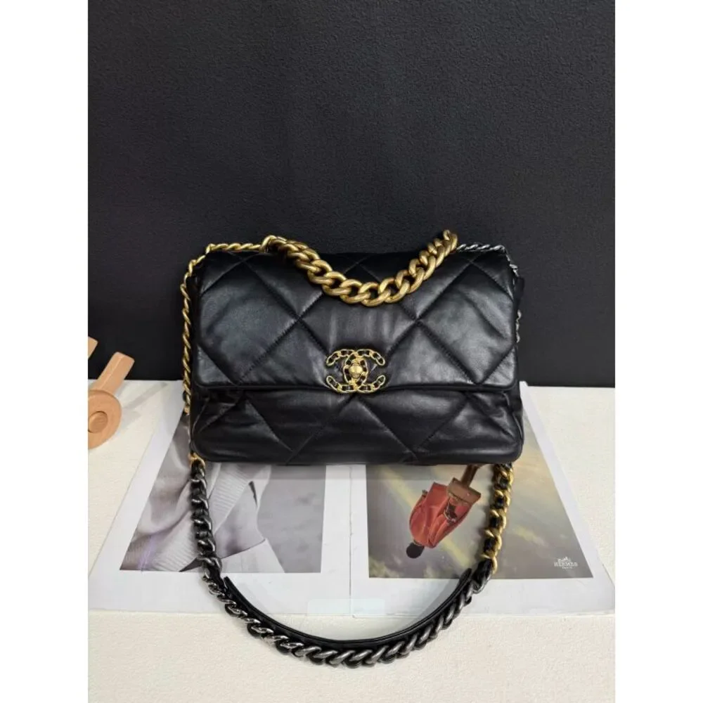 Chanel Women Pre-Loved Bag Very Good Condition